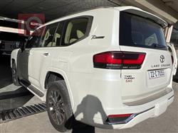 تۆیۆتا لاند کروزەر